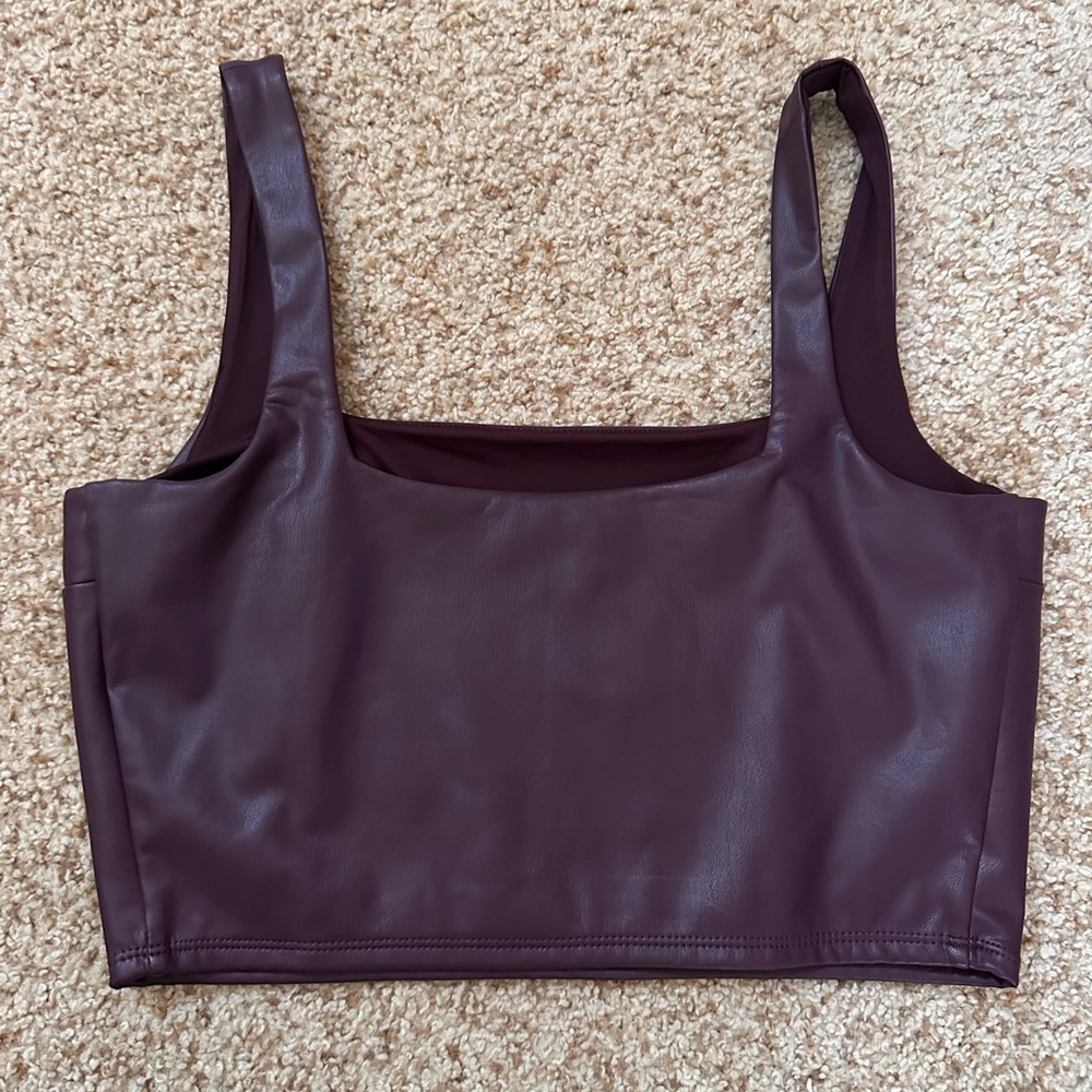 Express Crop Top - Picture 2 of 3